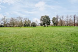 Opposite Sidcup place- click for photo gallery